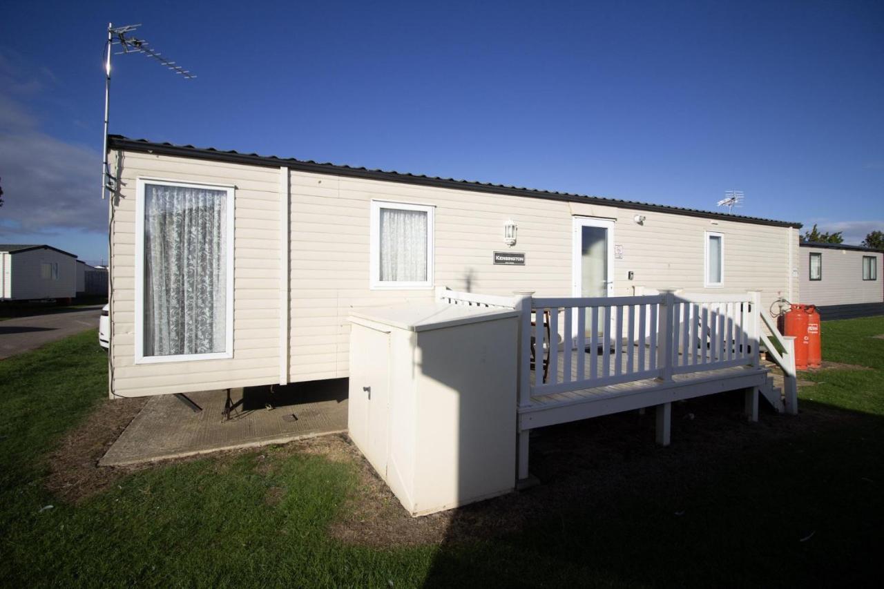 Lovely Caravan With Decking At Heacham Beach In Norfolk, Sleeps 6 Ref 21020C Esterno foto