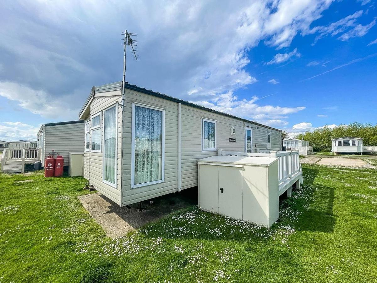 Lovely Caravan With Decking At Heacham Beach In Norfolk, Sleeps 6 Ref 21020C Esterno foto