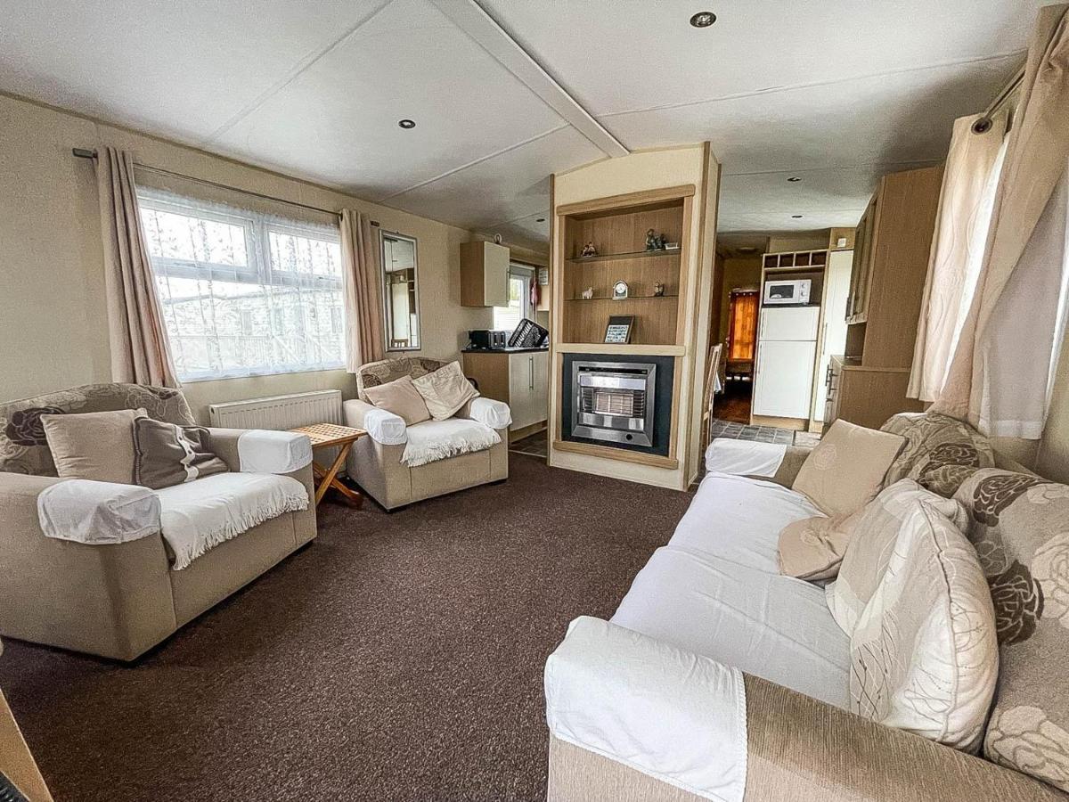 Lovely Caravan With Decking At Heacham Beach In Norfolk, Sleeps 6 Ref 21020C Esterno foto